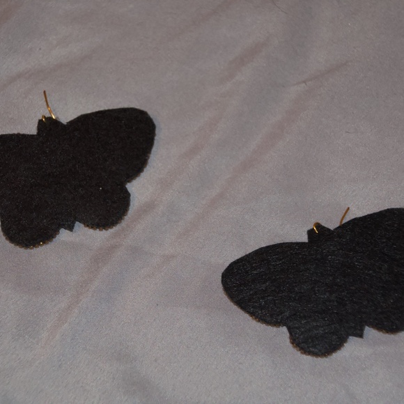 Butterfly Wings Beaded Dangle Earrings - Picture 2 of 2